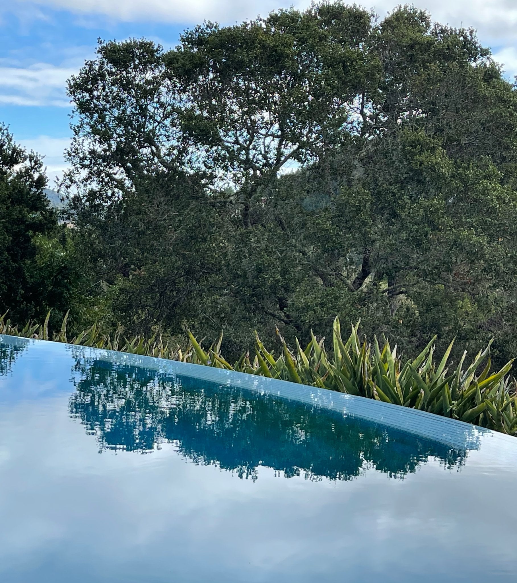 Pool spa waterfall feature